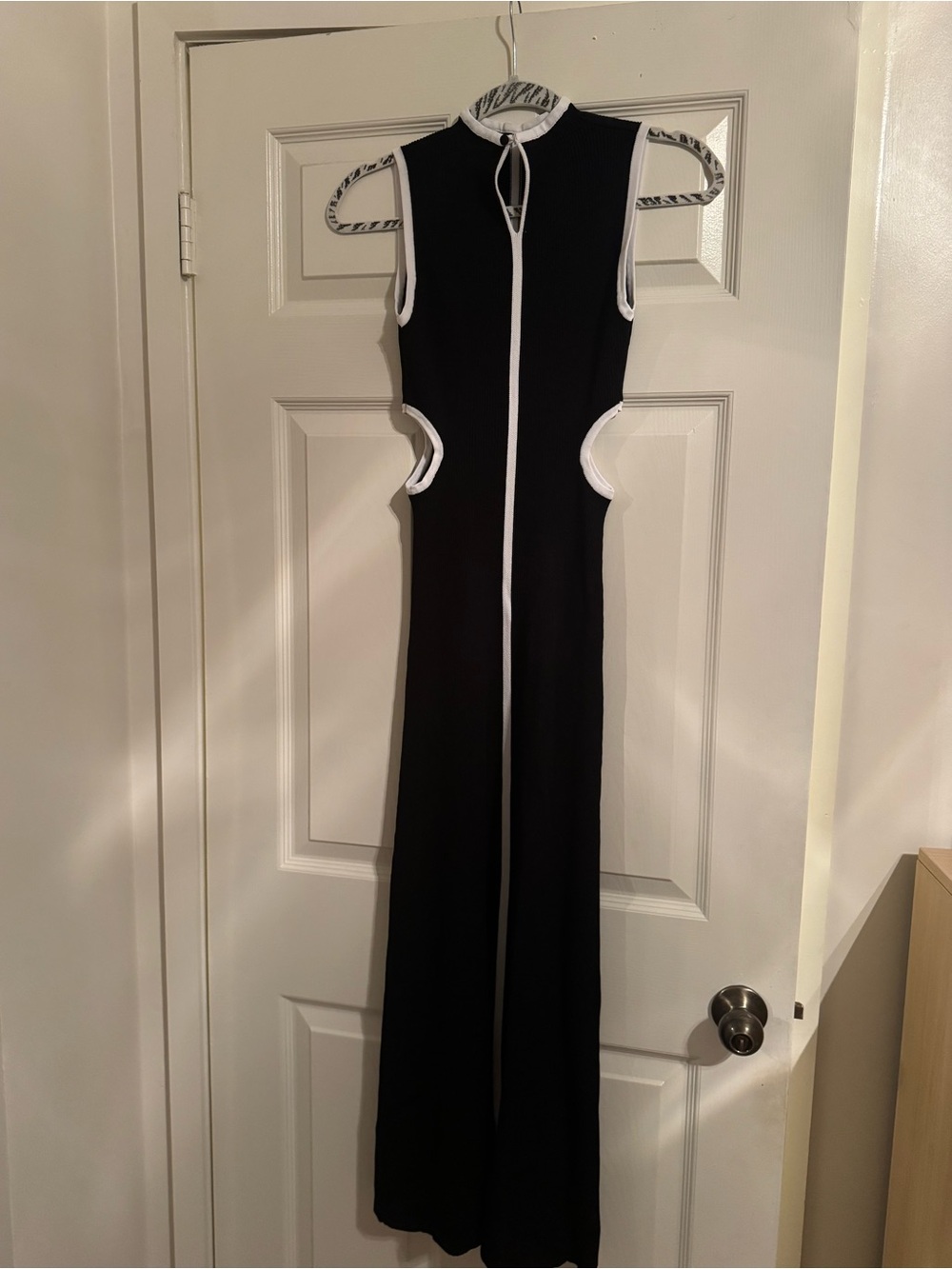 DISSH Black Maxi Dress with White Contrast Binding - Picture 3 of 6
